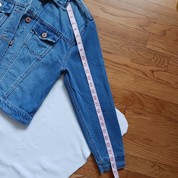 Candie's • Women's Relaxed Distressed  Denim Trucker Jean Jacket - Picture 9 of 12